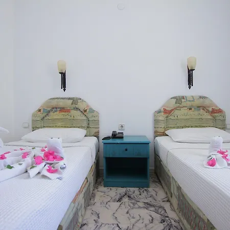 Grand Aquarium アパートホテル マルマリス