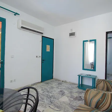 Grand Aquarium アパートホテル マルマリス