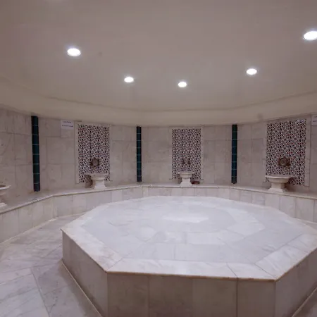 大水族馆公寓式酒店 3* 马尔马里斯