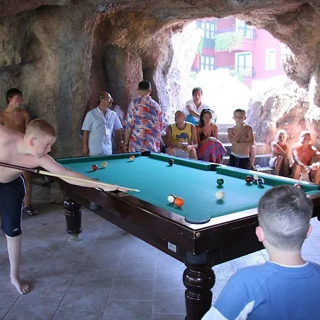 Grand Aquarium 아파트호텔 말마리스