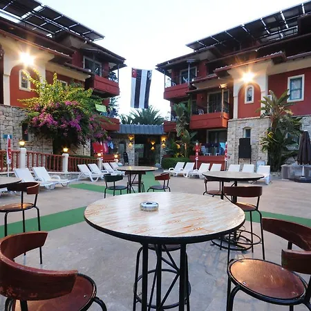 大水族馆公寓式酒店 马尔马里斯