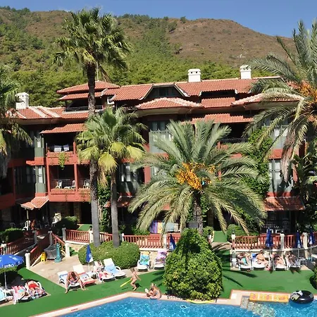 大水族馆公寓式酒店 3* 马尔马里斯