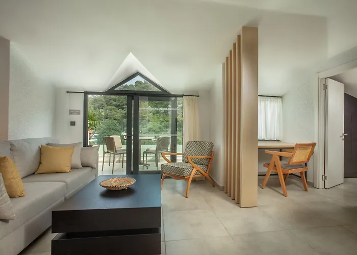 Grand Aquarium Hotel de apartamente